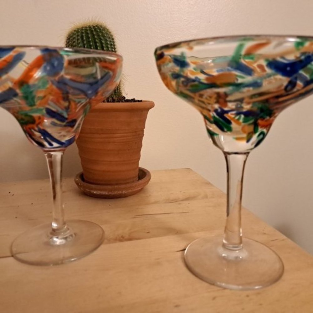 2 confetti glasses